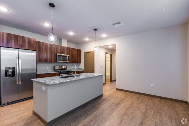2BR,2 BA - 915SF - Kitchen - Portola Centennial Hills