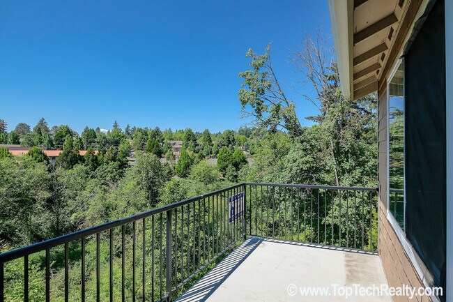 Foto del edificio - 2 BD* 2BA* Condo in the heart of Cedar Mil...