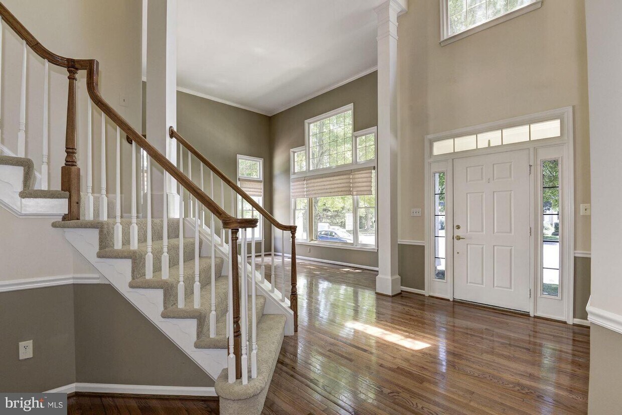 2905 Gretna Pl, Vienna, VA 22181 House for Rent in Vienna, VA