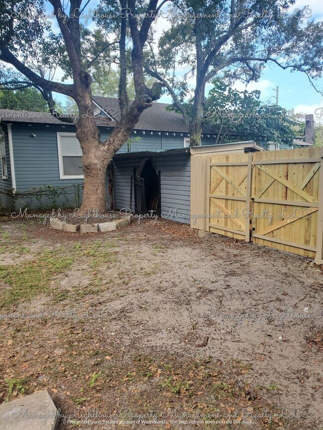 Foto del edificio - 2 Bedroom / 2 Bathroom Home in Historic Springfield ? Huge Fenced Yard