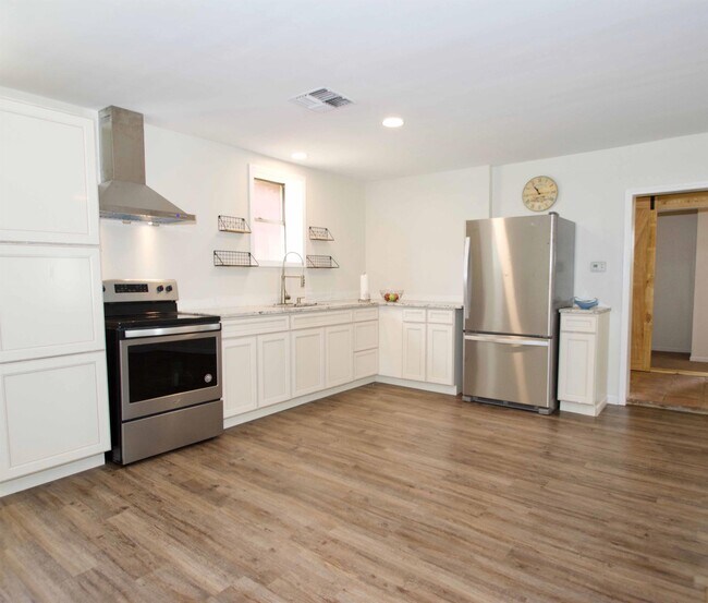Foto del edificio - 84 Willowbrook Ct
