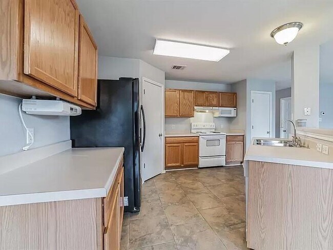 Building Photo - 904 Meadow Ridge Loop