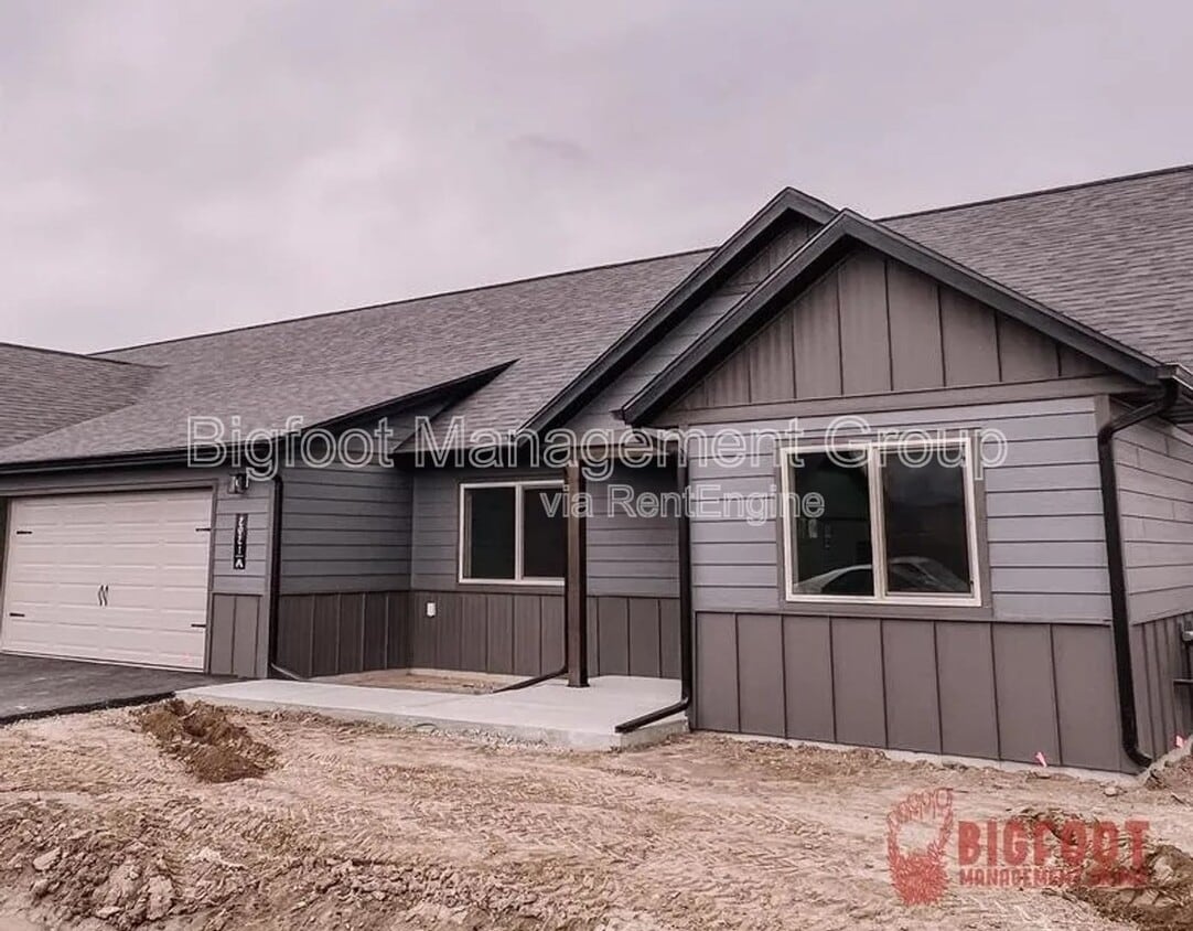 Primary Photo - 3931a Swan Rd