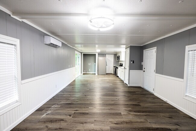 Foto del edificio - 4413 Basswood St