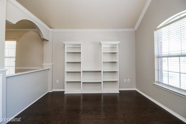 Building Photo - 3 br, 2 bath House - 6213 Apache Dr