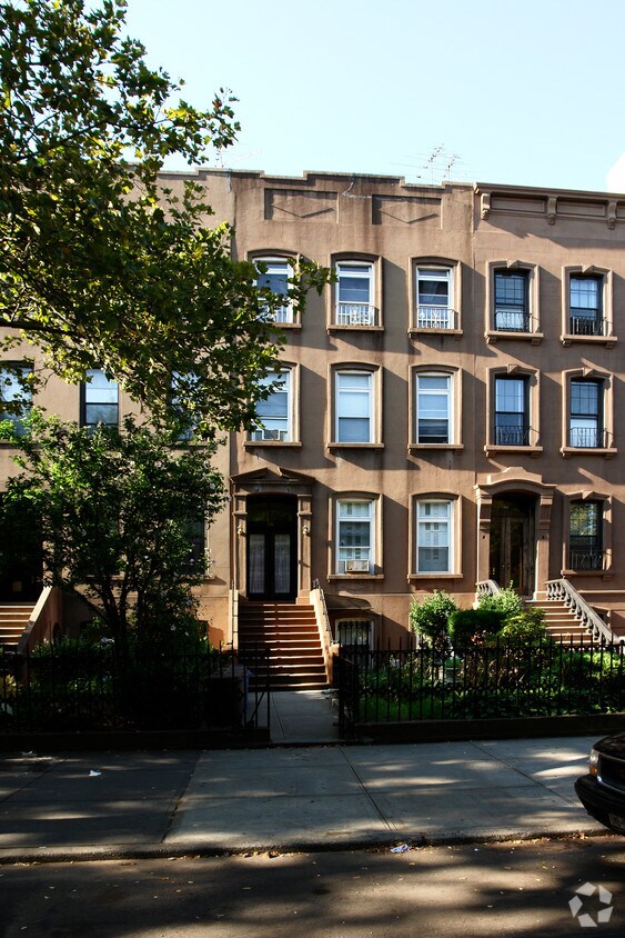 Building Photo - 58 1st Pl