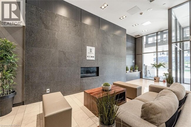 Building Photo - 1940 Ironstone Dr