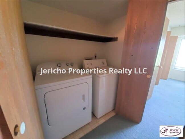 Foto del edificio - 2 BD/1 BTH Condo w/loft, Washer/Dryer, Fir...