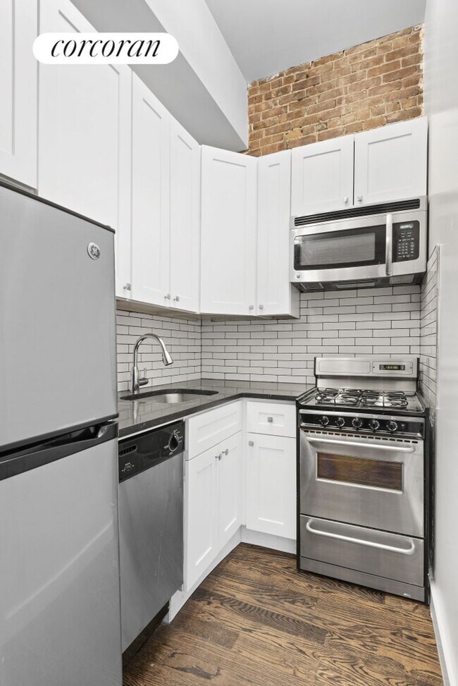 Building Photo - 57 E 3rd St