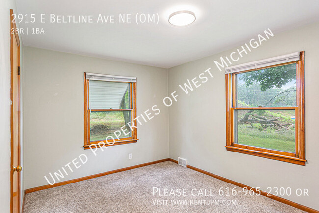 Building Photo - Available Now | Cozy 2 Bedroom, 1 Bath Hom...