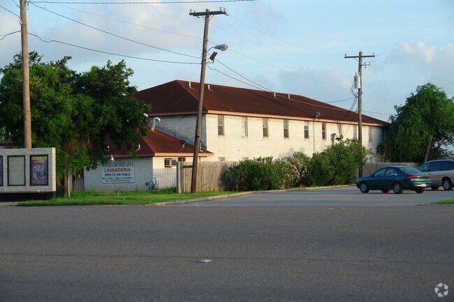 Building Photo - 3480 Boca Chica Blvd