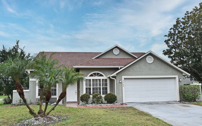 Building Photo - 1,850 Sq Ft 3-Bed, 2-Bath Orlando Home – L...