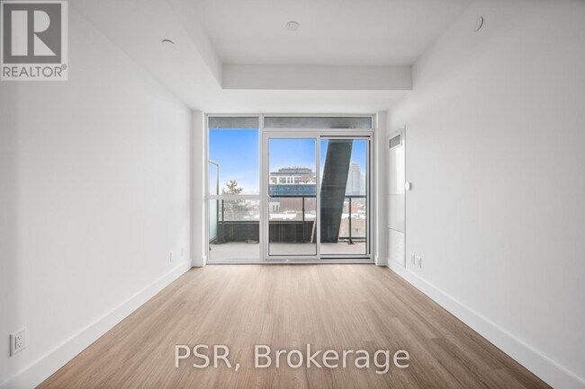 Photo du bâtiment - 6 Greenbriar Rd