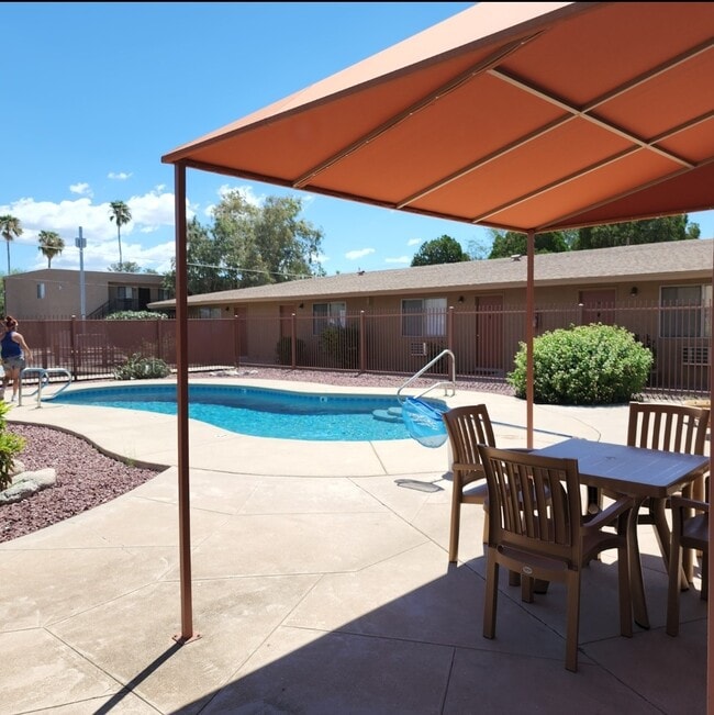 Pool Ramada - Catalina Country Studio Apartments