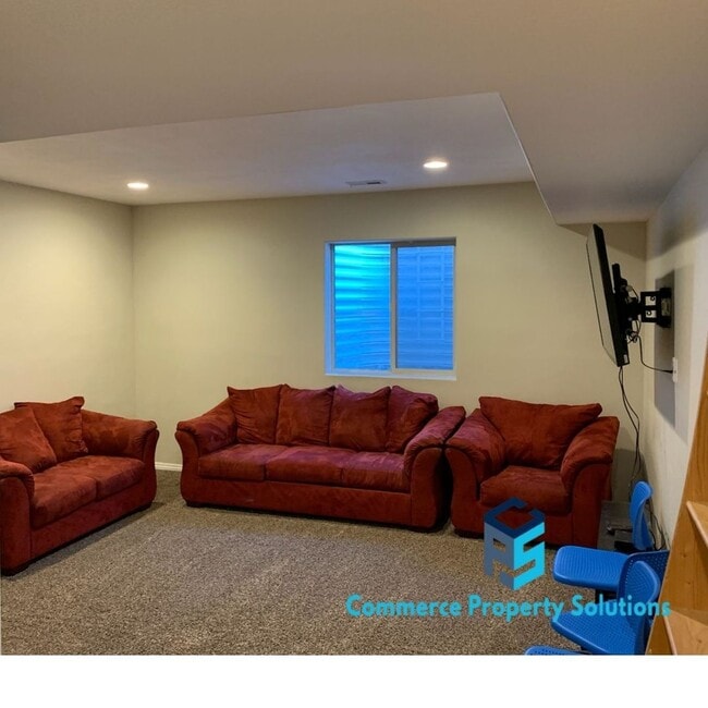 Building Photo - Beautiful Executive Style Home for Rent- 4...