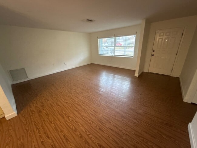 Foto del edificio - 306 S Monroe St