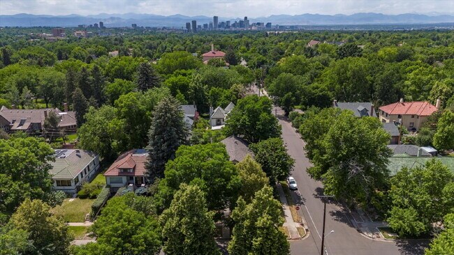 Building Photo - Spacious Comfort in Park Hill – 4-Bed, 2.5...