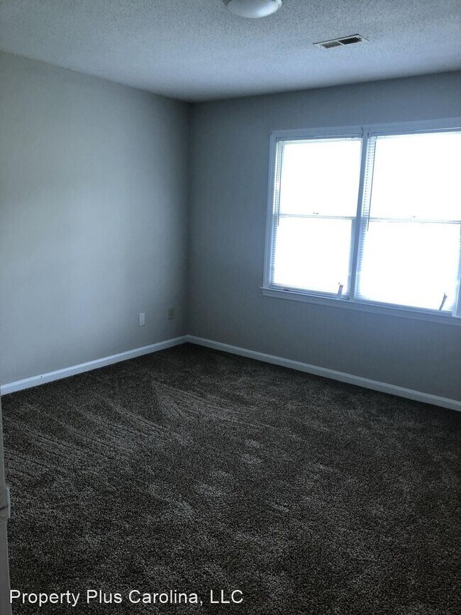 Building Photo - 122 Lullwater Dr