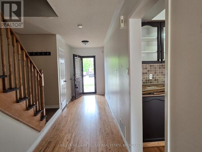 Building Photo - 61 Palomino Pl