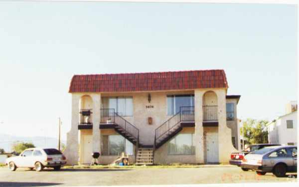 Foto del edificio - 5676 Meikle Ln