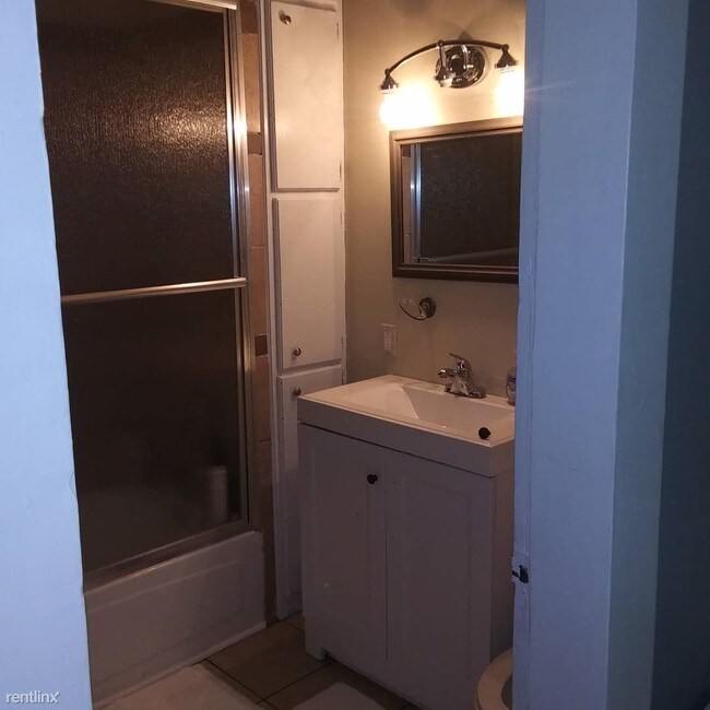 Building Photo - 2 br, 1 bath Townhome - 1523 Spain Street