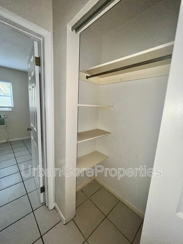 Building Photo - 115 7th Ave N