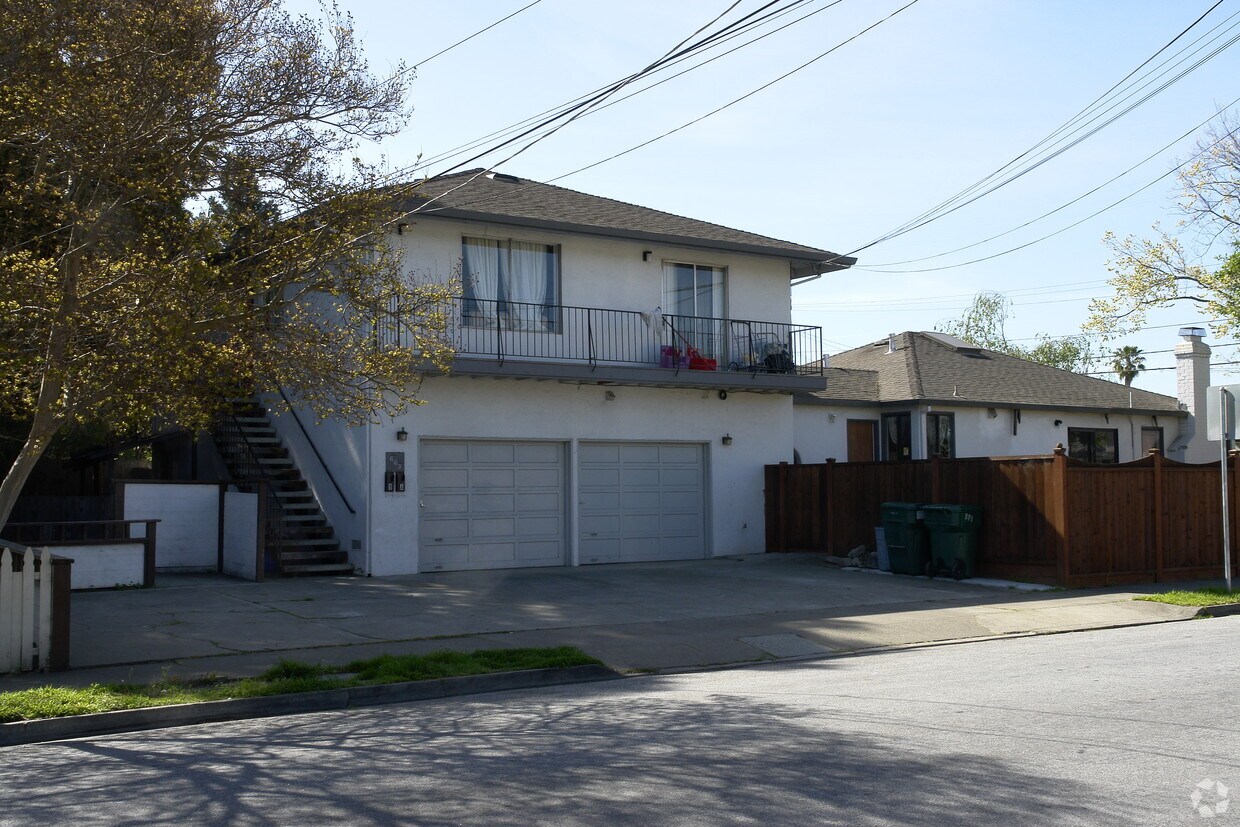Primary Photo - 1385 Hudson St