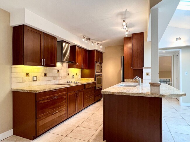 Foto del edificio - 10340 Fischer Pl NE