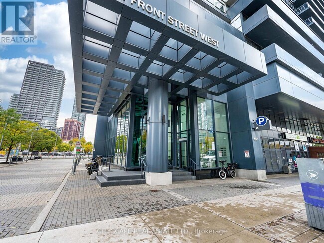 Building Photo - 352 Front St W