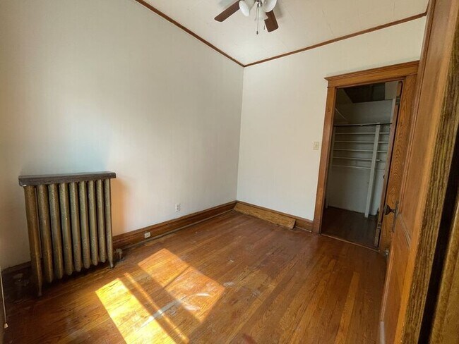 Foto del edificio - 2942 W Belden Ave