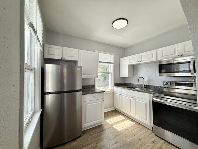 Foto del edificio - 711 18th Ave S