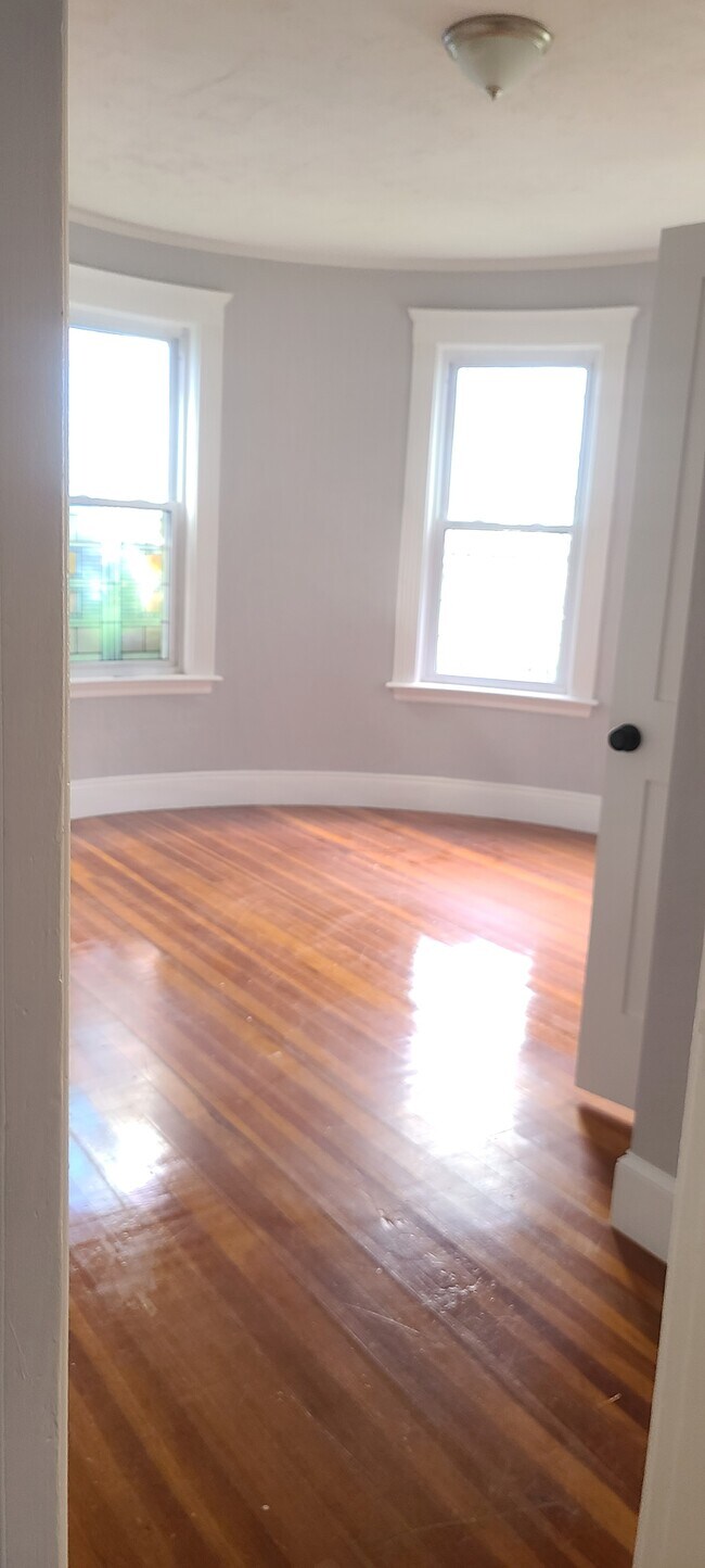 Livingroom - 60 Estes St