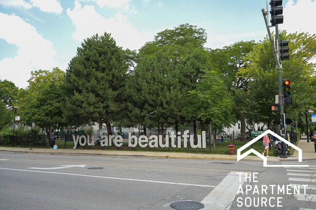 Foto del edificio - 1957 W Belmont Ave