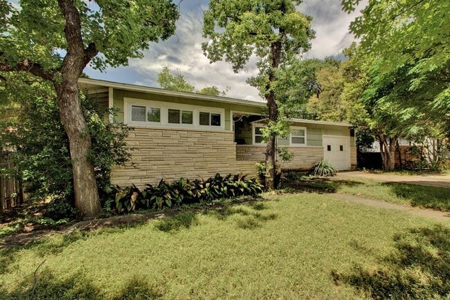 Building Photo - 603 Zennia St