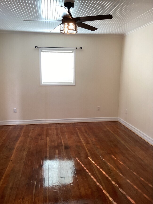 Foto del edificio - 868 NW 6th St