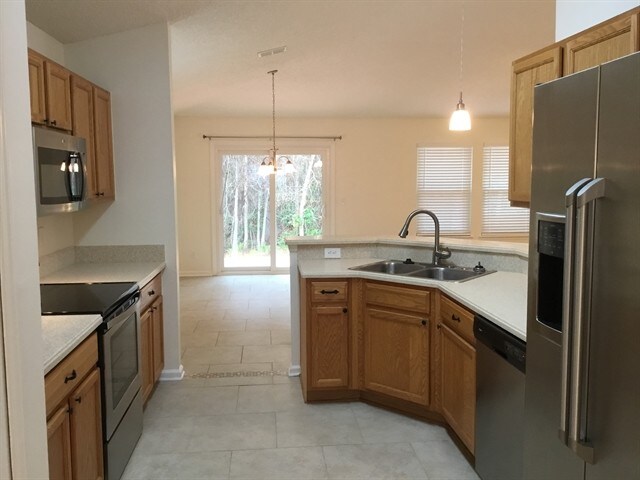 Foto del edificio - 1105 Lake George Ct