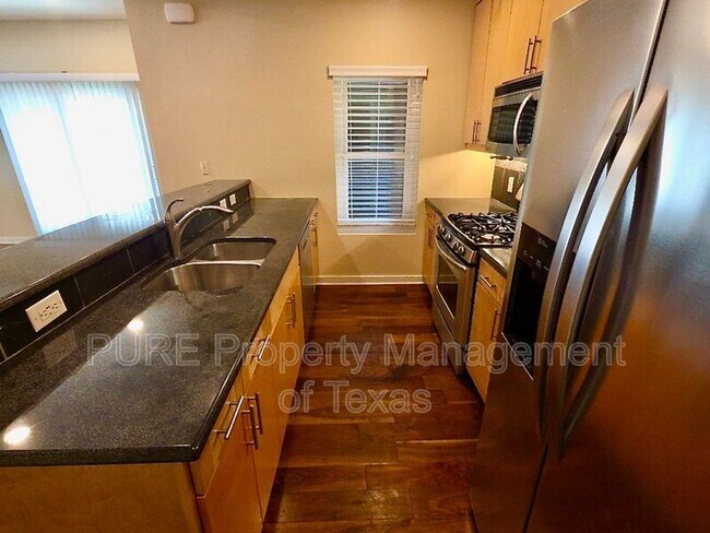 Building Photo - 503 Swanee Dr
