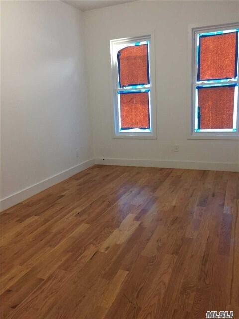 Foto del edificio - 581 Logan St