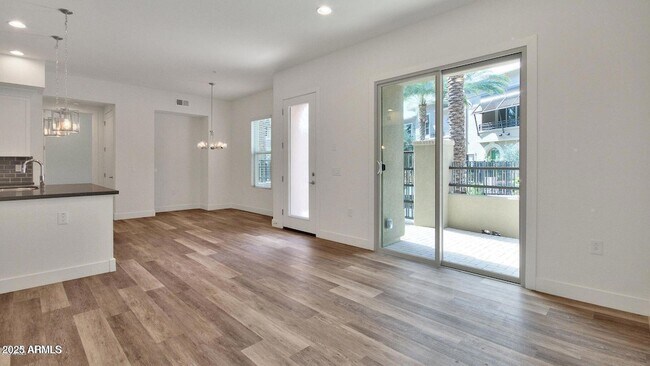 Foto del edificio - 6565 E Thomas Rd