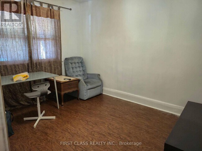 Building Photo - 97 Bude St