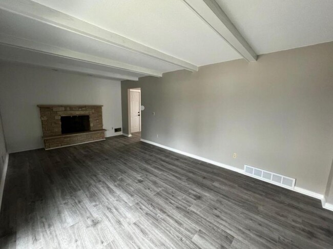 Building Photo - 2017 21st Ave NW