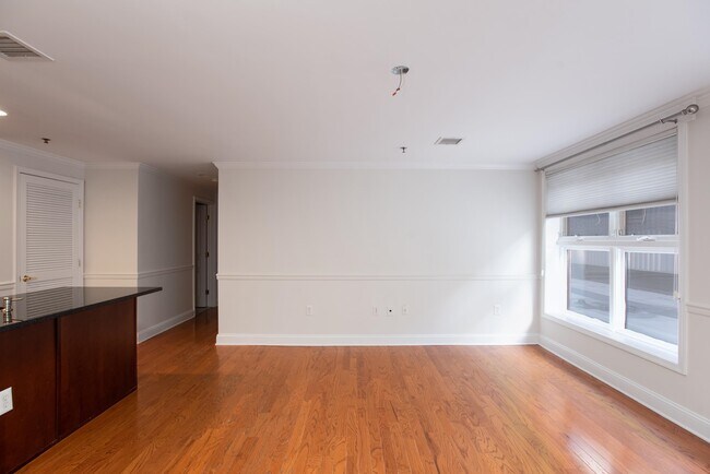 Foto del edificio - 1330 Clinton St