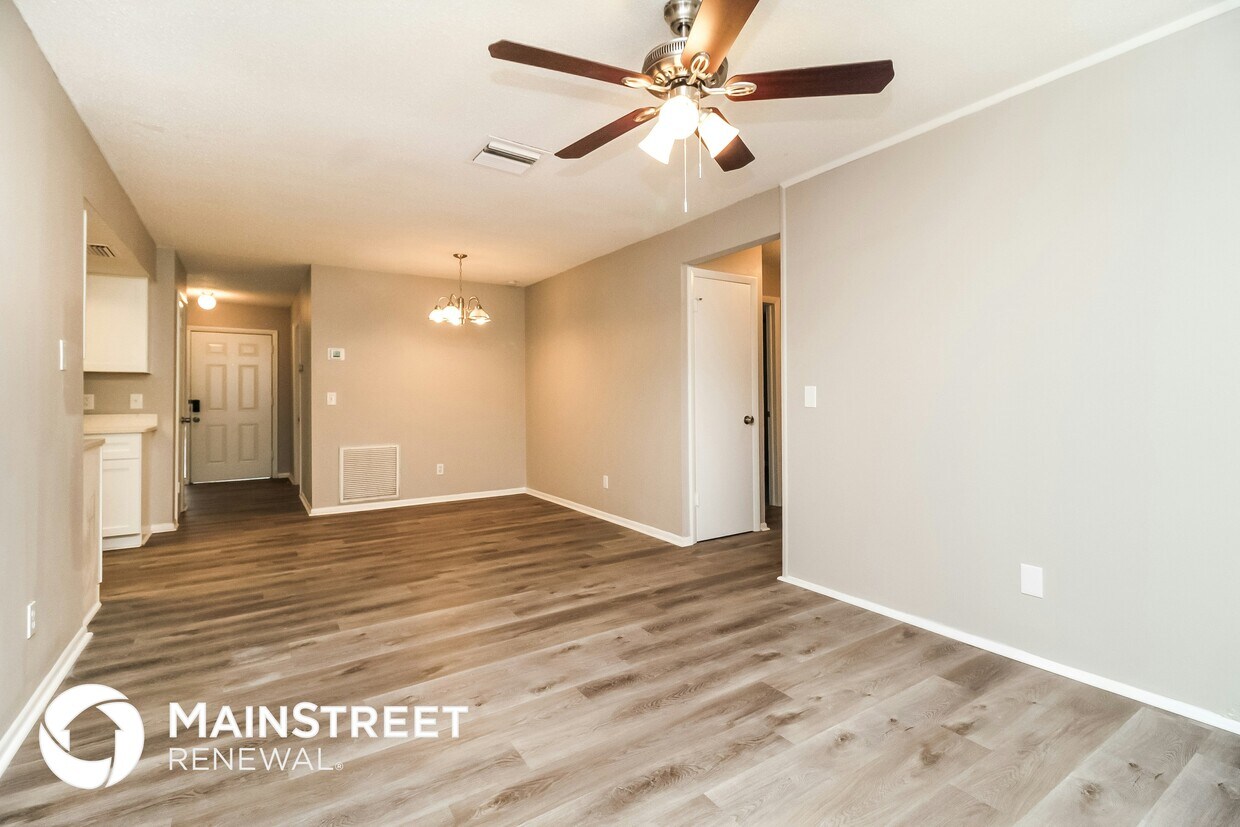 Foto principal - 353 E Orange St