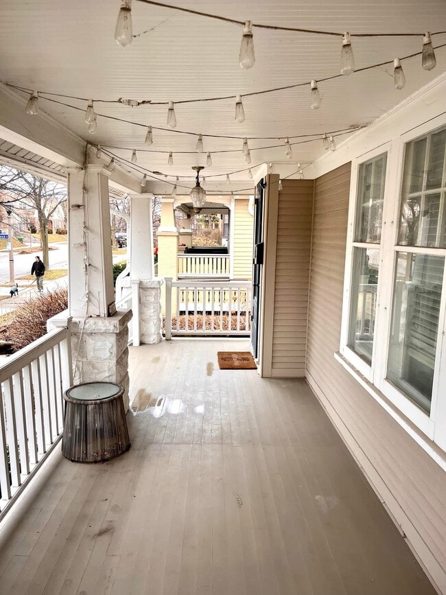 Foto del edificio - 2023 E Beverly Rd