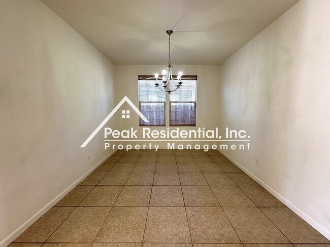 Building Photo - Spacious Marysville 5bd/3ba Home With Loft...