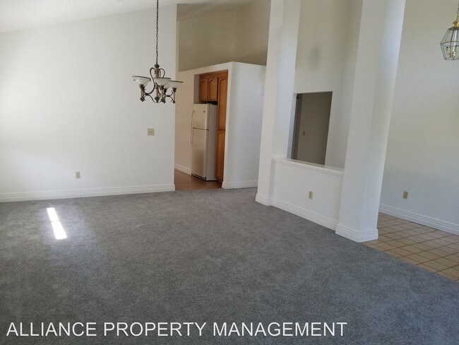 Building Photo - 132 Elsbree Cir