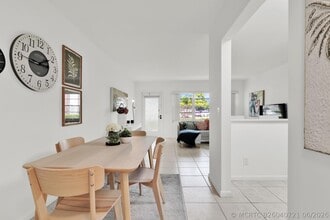 Building Photo - 175 Fanshaw E