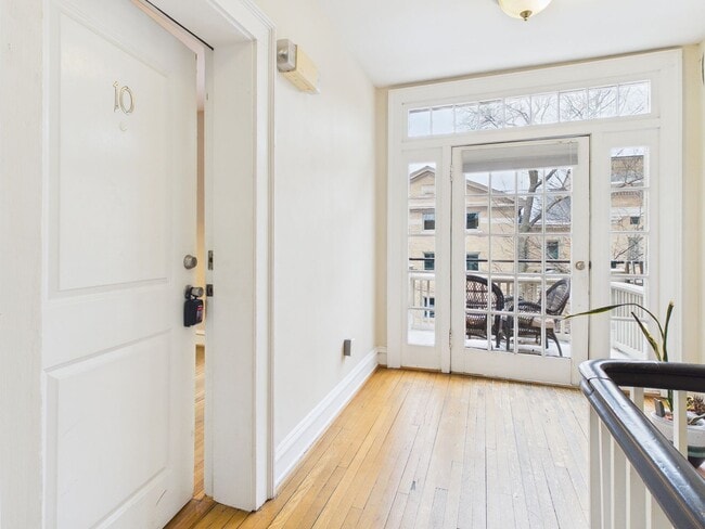 Building Photo - 2710 Stuart Ave