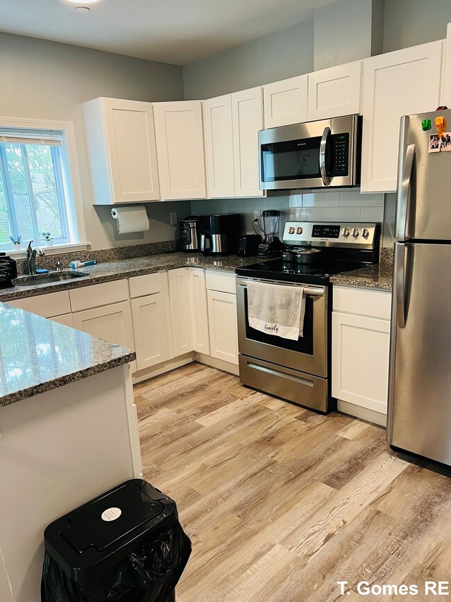 14 Macon Ave Unit 201, Haverhill, MA 01830 Condo for Rent in Haverhill, MA