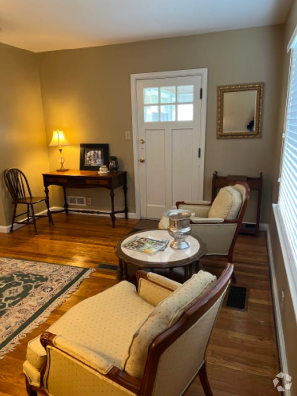 Apartments For Rent in Rutland, OH with Hardwood Floors 1 Rentals